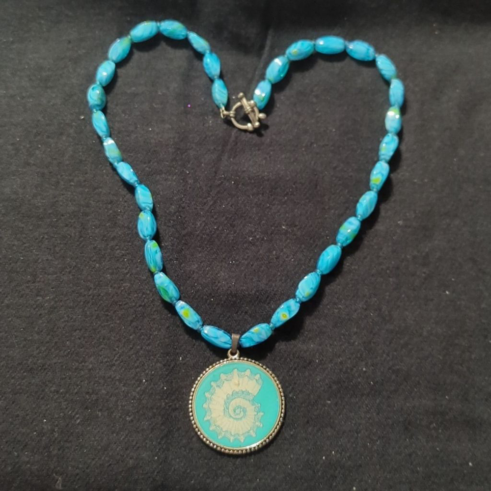 Silver Tone Blue with Green Swirls Glass Beaded Sea Shell Pendant Necklace